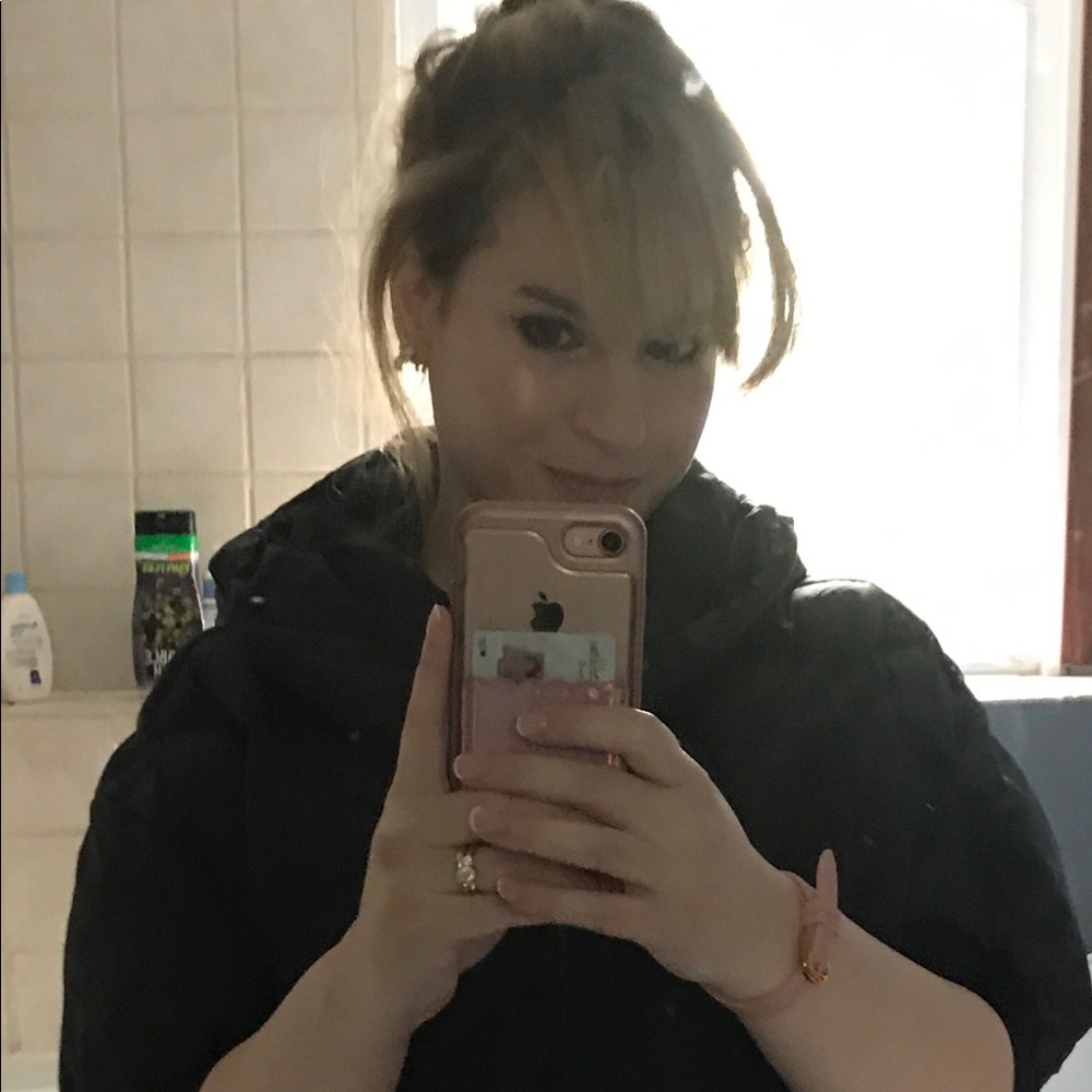 Meet your Posher, Leah